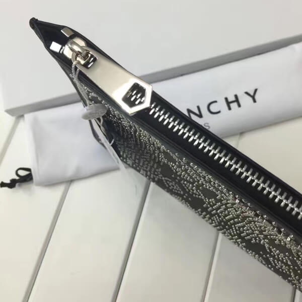 ジバンシィスーパーコピー GIVENCHY クラッチバッグ BK06072273005 スターパッチ レザーポーチ