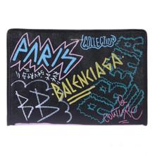 バレンシアガ クラッチバッグ Bazar Graffiti Clutch in Arena Leather バレンシアガスーパーコピー