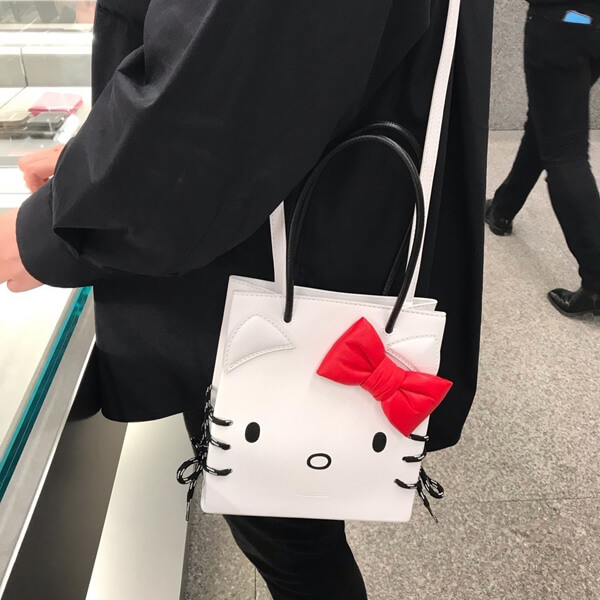 人気新作超限定 バレンシアガコピー【バレンシアガ&Hello Kittyコラボ】Shopping Tote XXS