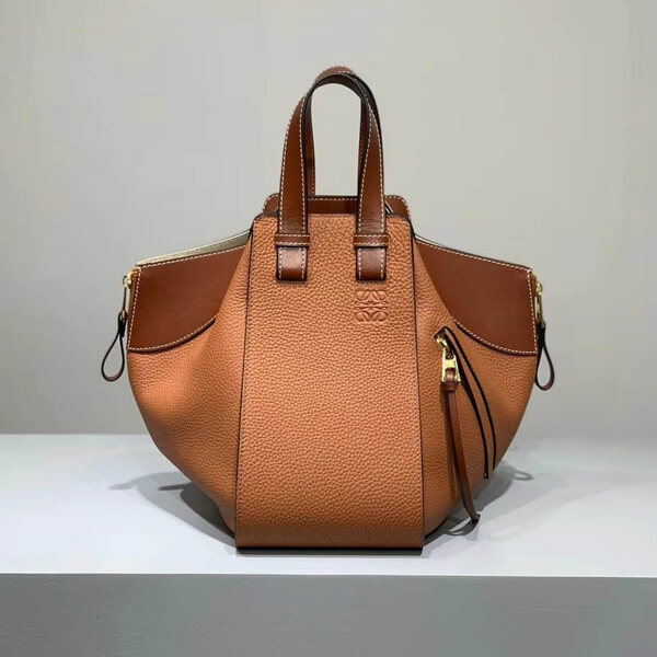 ロエベ スーパーコピー ブローチLoewe ラピスタル 偽物 Small Bag ハンモック タン 387.30.S35