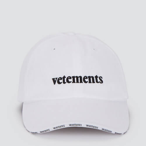  ヴェトモン キャップ 偽物 VETEMENTS 刺繍ロゴ コットンキャップ ホワイト