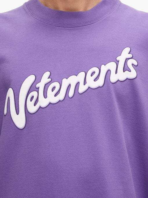 ヴェトモン tシャツ 偽物  VETEMENTS ミルク Milk ロゴ Tシャツ プリント  クルーネック