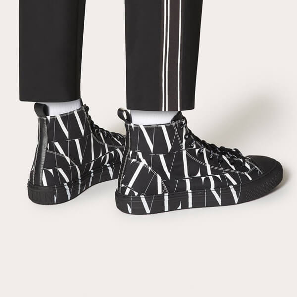 ＊＊VLTN ヴァレンティノ ハイカット スニーカー コピー  ●ブランド●  GARAVANI　 ヴァレンティノ ガラヴァーニ 『VLTN ハイカットスニーカー』 VLTNのロゴが刻印された、マジックテ