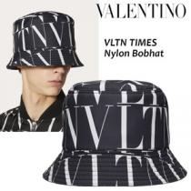 【☆新着アイテム☆】ヴァレンティノ キャップ コピー  VLTN TIMES ナイロン ボブハッ...