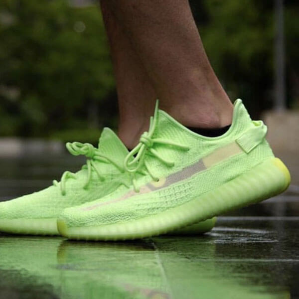 アディダス イージー ブースト 350 偽物 YEEZY BOOST 350 V2 INFANT GLOW EG6887