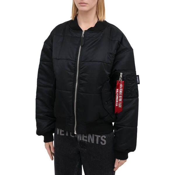 新作 VETEMENTS コラボ サカイ 偽物  リバーシブル ボンバージャケット