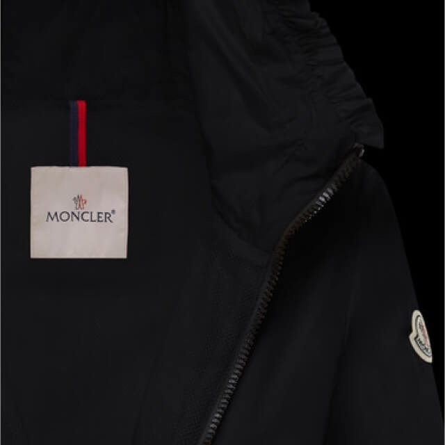 【MONCLER】