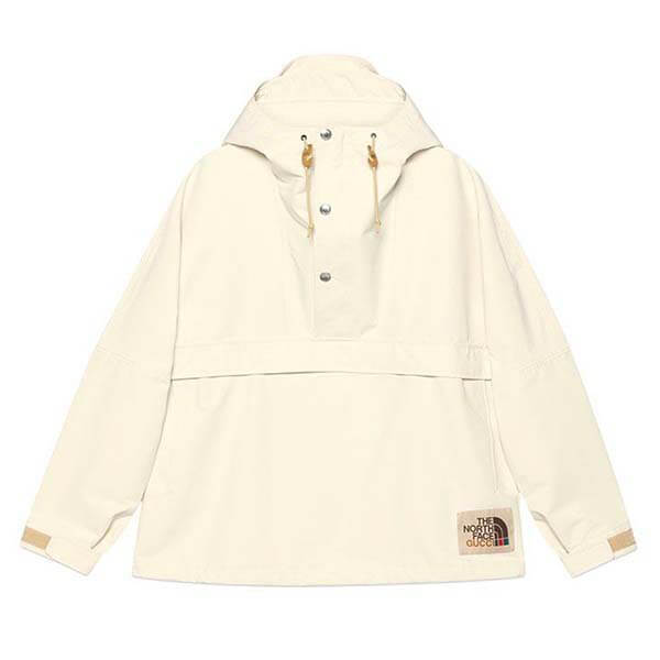 歴史的コラボ入手困難!グッチ×ザノースフェイス コピー WHITE ANORAK