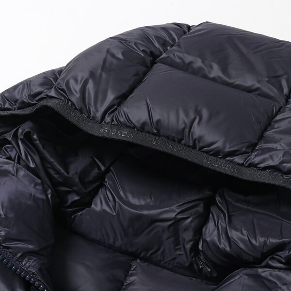 MONCLER ダウンジャケットコピー CHARBONNEL 1A21000 C0609