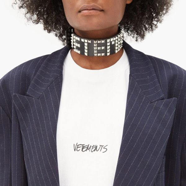 送料関税無料 [ヴェトモン] コピー   Studs logo leather choker