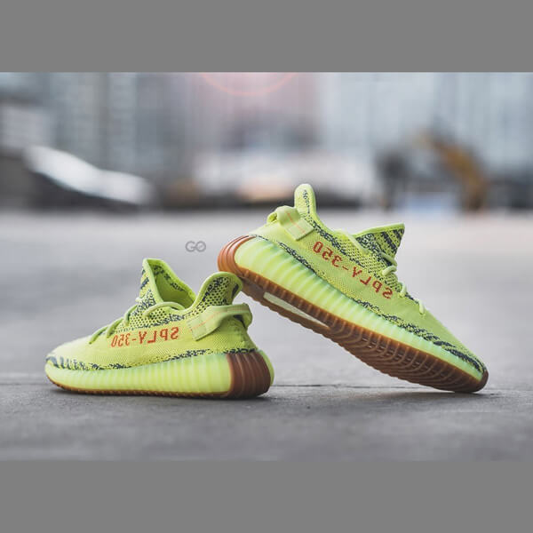 YEEZY BOOST 350 V2 Semi Frozen イエローB37572