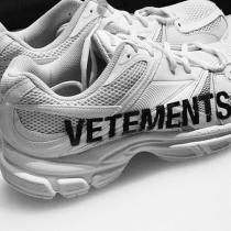 VETEMENTS★SALE！Vetements x Reebok Runner 200 スニー...