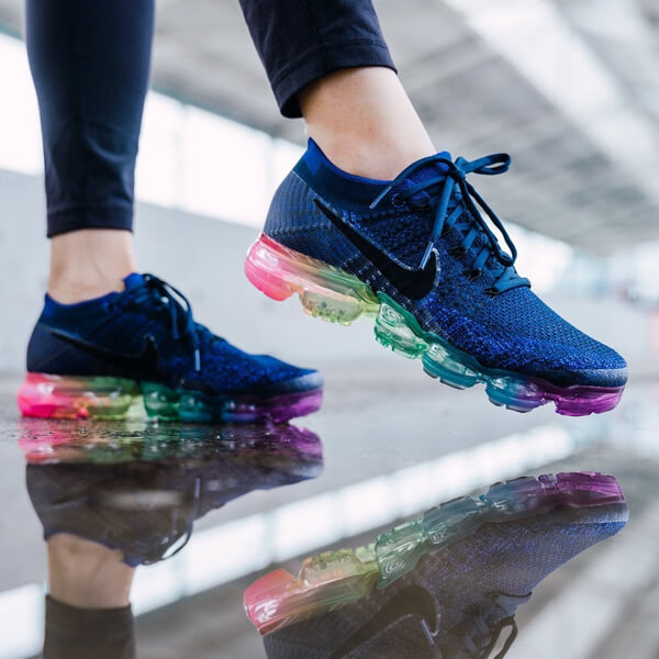 ナイキ Air VaporMax Be True 偽物 エアヴェイパーマックス883274-400