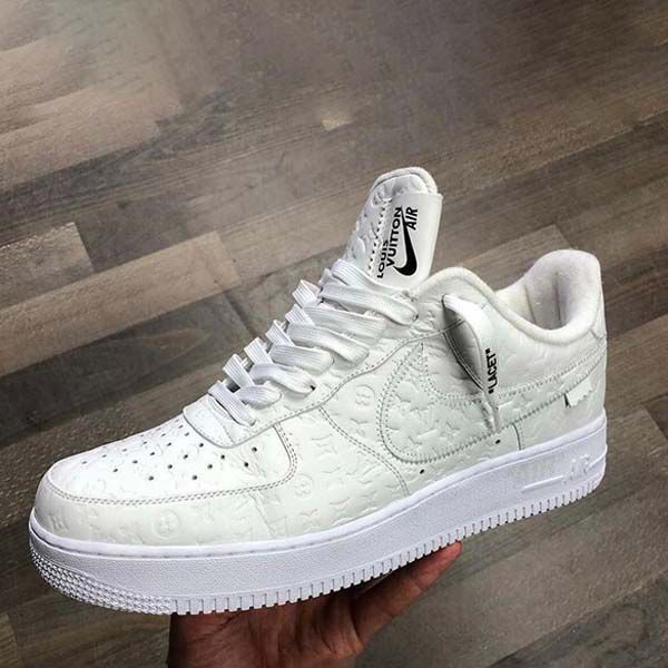 ルイヴィトン ナイキ エアフォース1 コピー スニーカー Air Force 1 完売必須