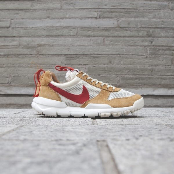 先行発売！トムサックスコラボ！Tom Sachs x ナイキ偽物 Mars Yard 2.0