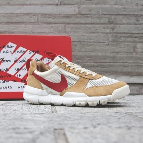 先行発売！トムサックスコラボ！Tom Sachs x ナイキ偽物 Mars Yard 2.0