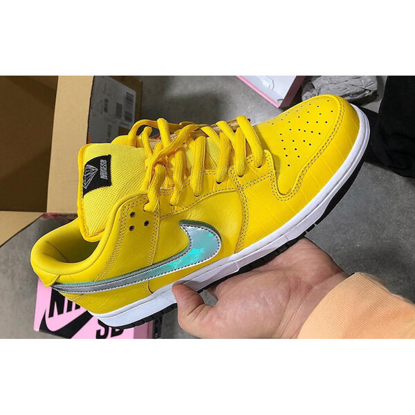 ナイキ  スニーカー 偽物 SB Dunk Low Diamond Supply Co 