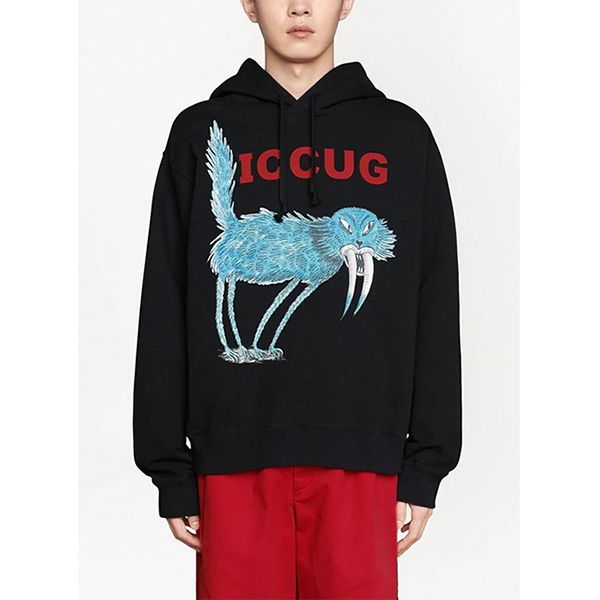 グッチ パーカー偽物フレイヤ・ハルタス “ICCUG” アニマルプリント 