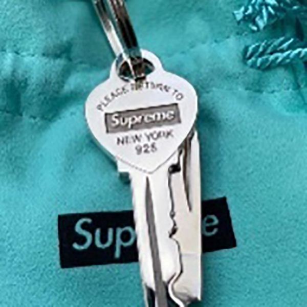 シュプリーム ティファニー キーリング偽物t8281Return to Tiffany Heart Knife Key Ring