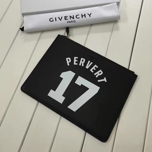 ジバンシィスーパーコピー GIVENCHY クラッチバッグ BK06072273003 PERVERT スターパッチ レザーポーチ 