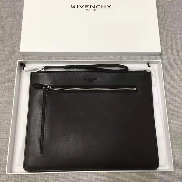 ジバンシィスーパーコピー GIVENCHY エンボスロゴ クラッチバッグ BK こちらの商品は男女兼用です