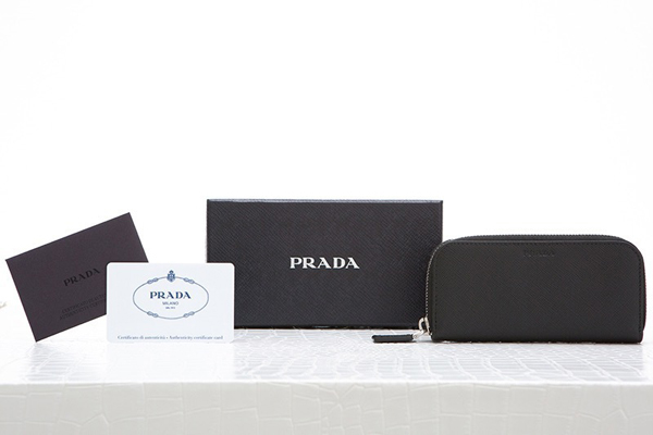 PRADA プラダキーケース コピーサフィアーノ メンズ 6連キーケース 2PG604 SAFFIANO