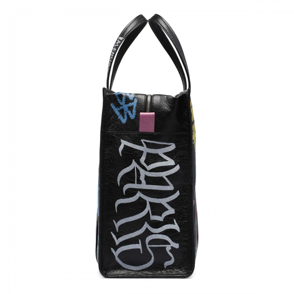 バレンシアガ クラッチバッグ Bazar Graffiti Clutch in Arena Leather バレンシアガスーパーコピー