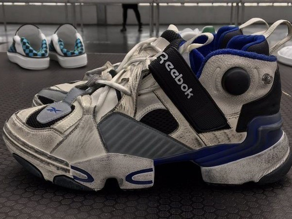 VETEMENTS X Reebok メンズ スニーカー ヴェトモン リーボック コピー ポンプフューリー VETEMENTSスニーカー