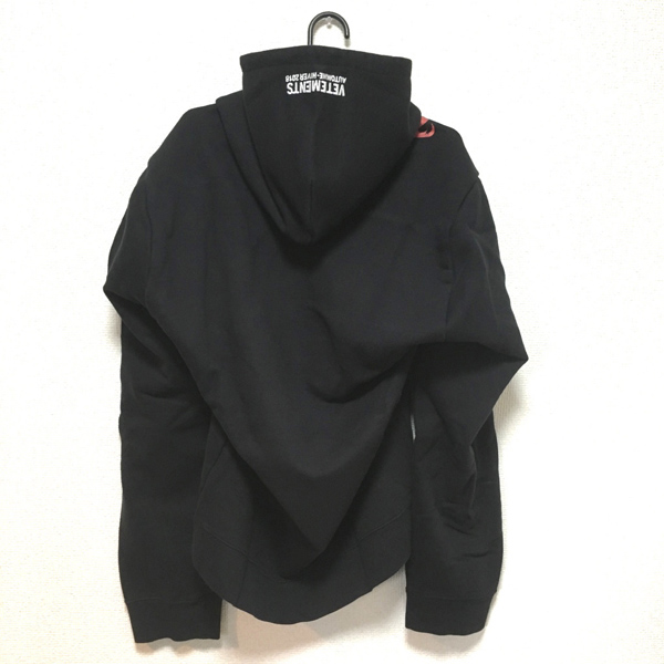 ヴェトモン パーカー コピー VETEMENTS Goth skull フーディー/パーカー ヴェトモン スカルプリント ウォシュ加工フーディー