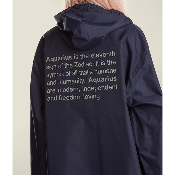 VETEMENTS(ヴェトモン) Horoscope Aquarius hooded raincoat ファッション