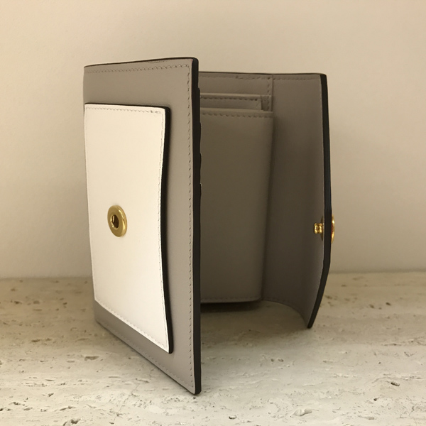 セリーヌ 財布コピー Pocket ミディアム 3つ折り財布 103783A3K.27PE