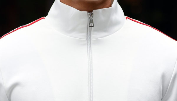 モンクレール コピー MONCLER 2019 トリコロールライン ロゴ ジャケット IVORY