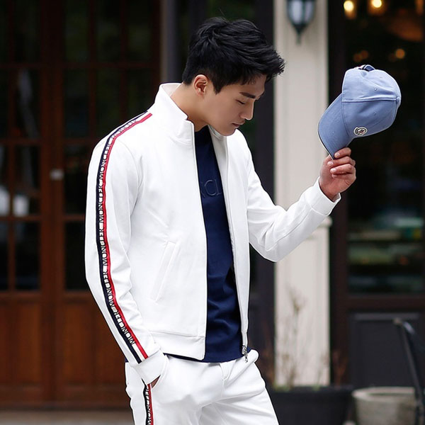 モンクレール コピー MONCLER 2019 トリコロールライン ロゴ ジャケット IVORY