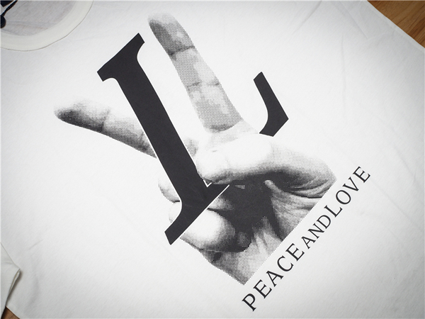 ルイヴィトン スーパーコピー PEACE AND LOVE コットンTシャツ ホワイト 柔らかい手触り